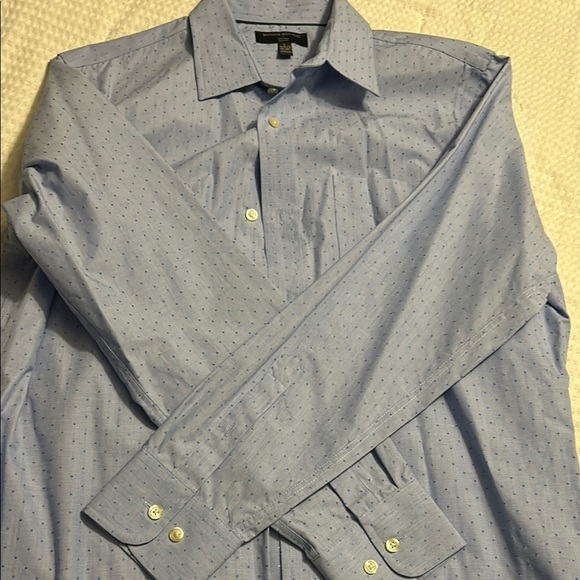 Banana Republic Blue Dress Shirt Elegant Design - Picture 3 of 3